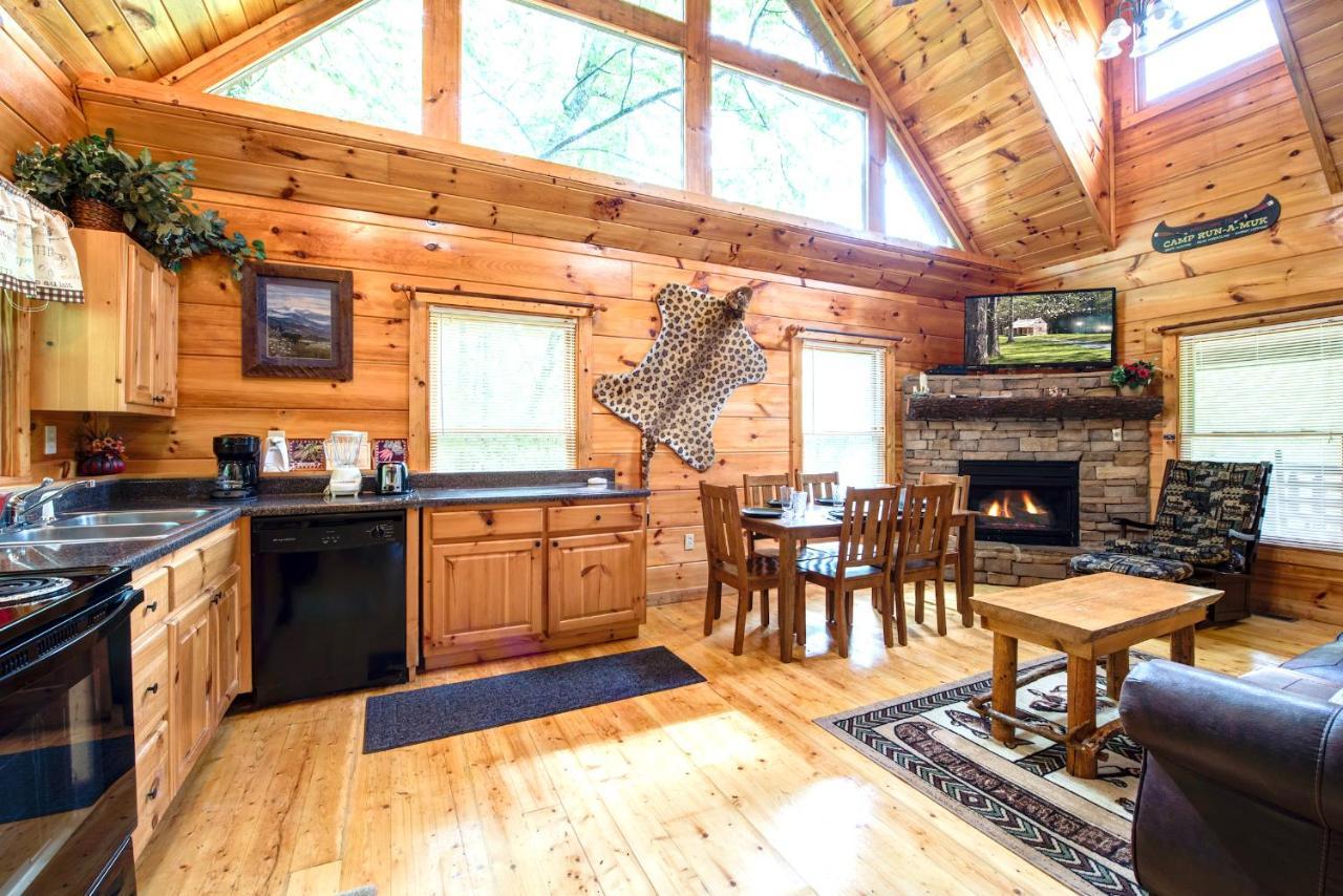 Cabin Of Dreams, 3 Bedroom Water View, Wifi, Hot Tub, Pool Table, Sleep 8 Sevierville Buitenkant foto